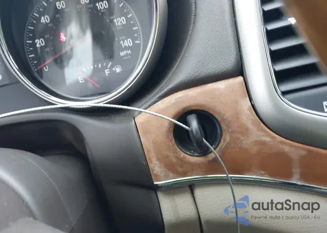 2011 Jeep Grand Cherokee Overland z USA, uszkodzony, nr VIN 1J4RS6GT5BC569264